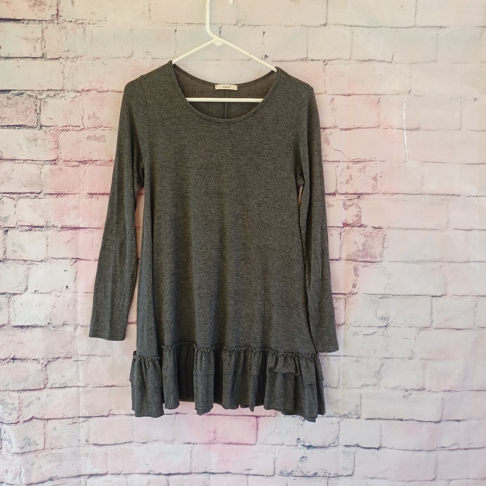 Easel long tops
